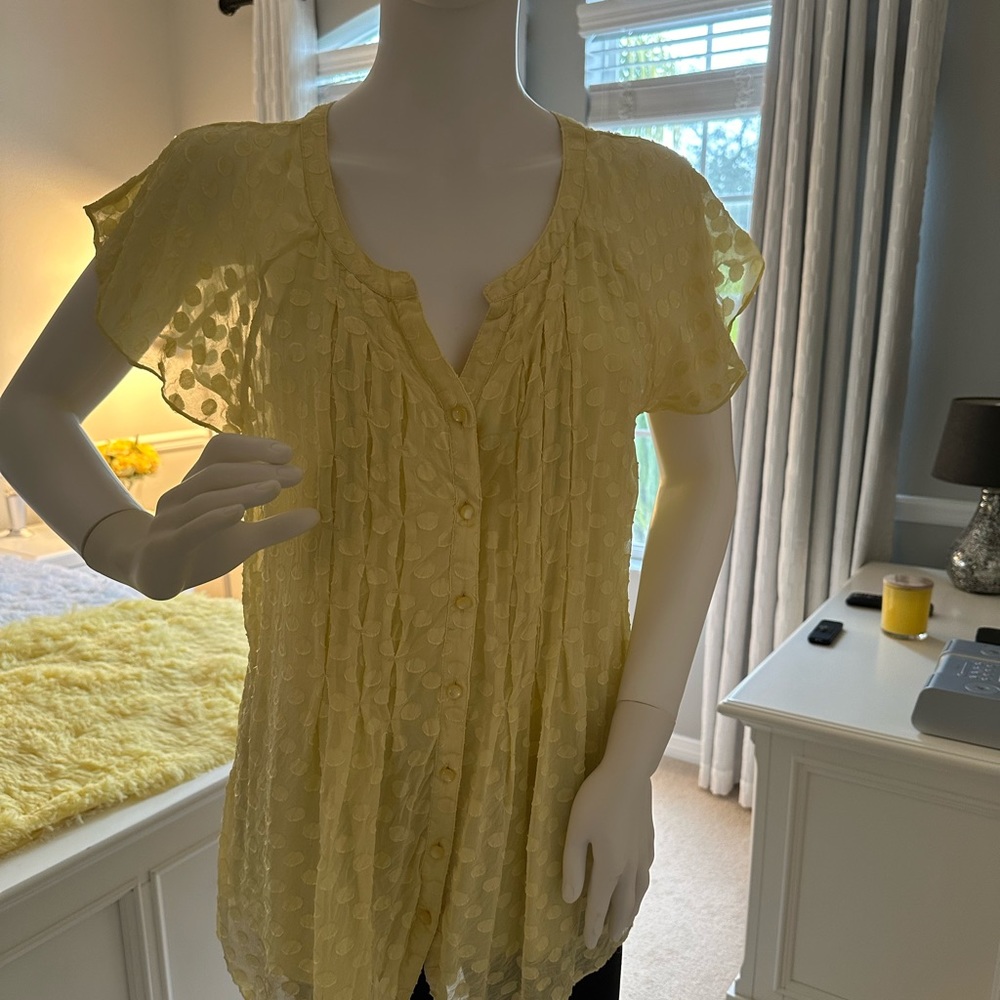 Soft surroundings yellow polka dot top size Medium